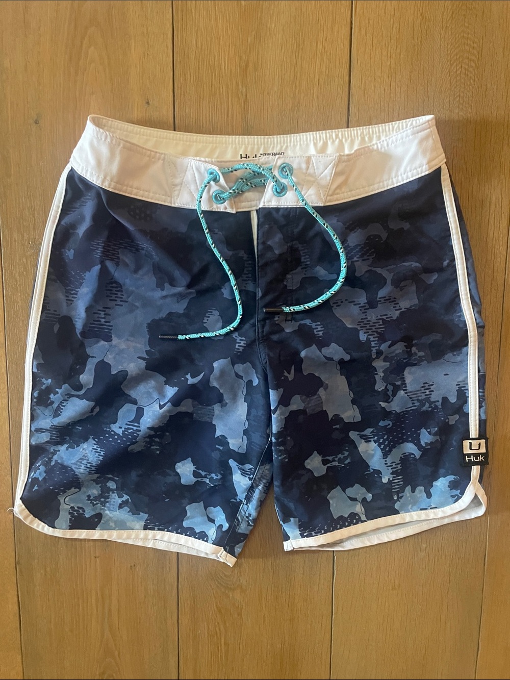 Huk Men's Navy & Light Blue Camo Board Shorts with White Waistband- size 28